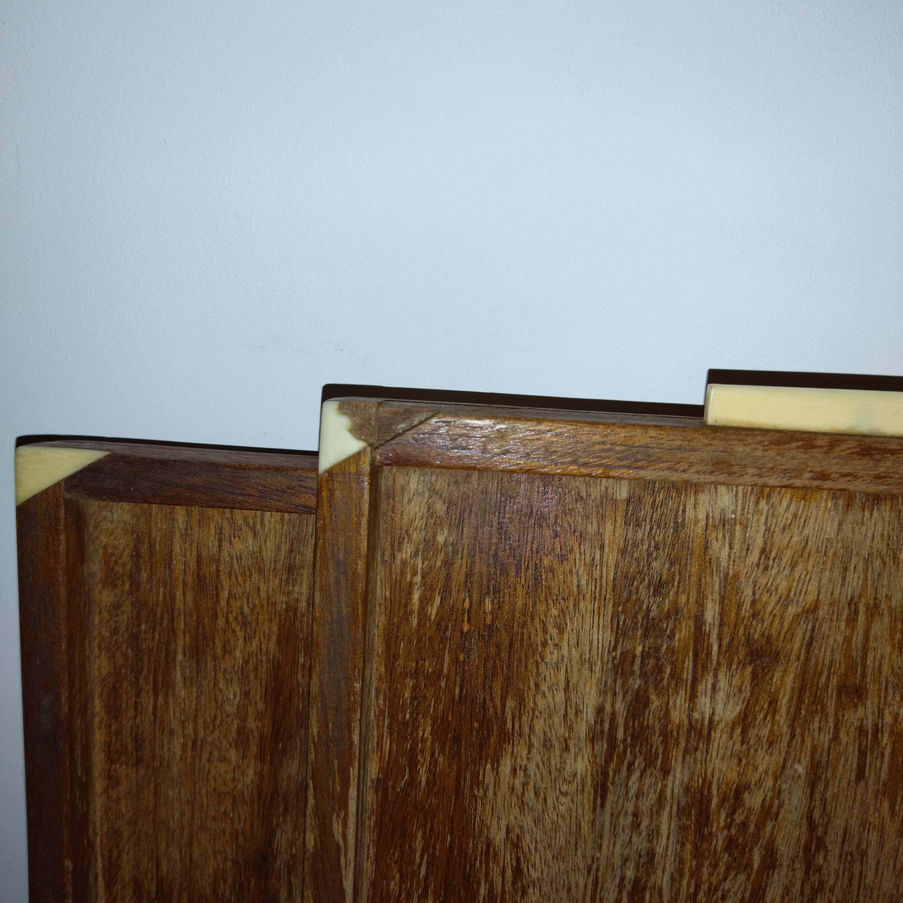 3 pull-out trays in teak and ebony bone marquetry