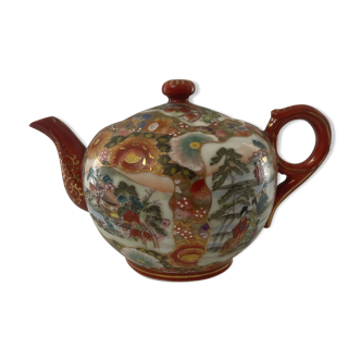Teapot Satsuma porcelain polychrome décor signed Koshida around 1920