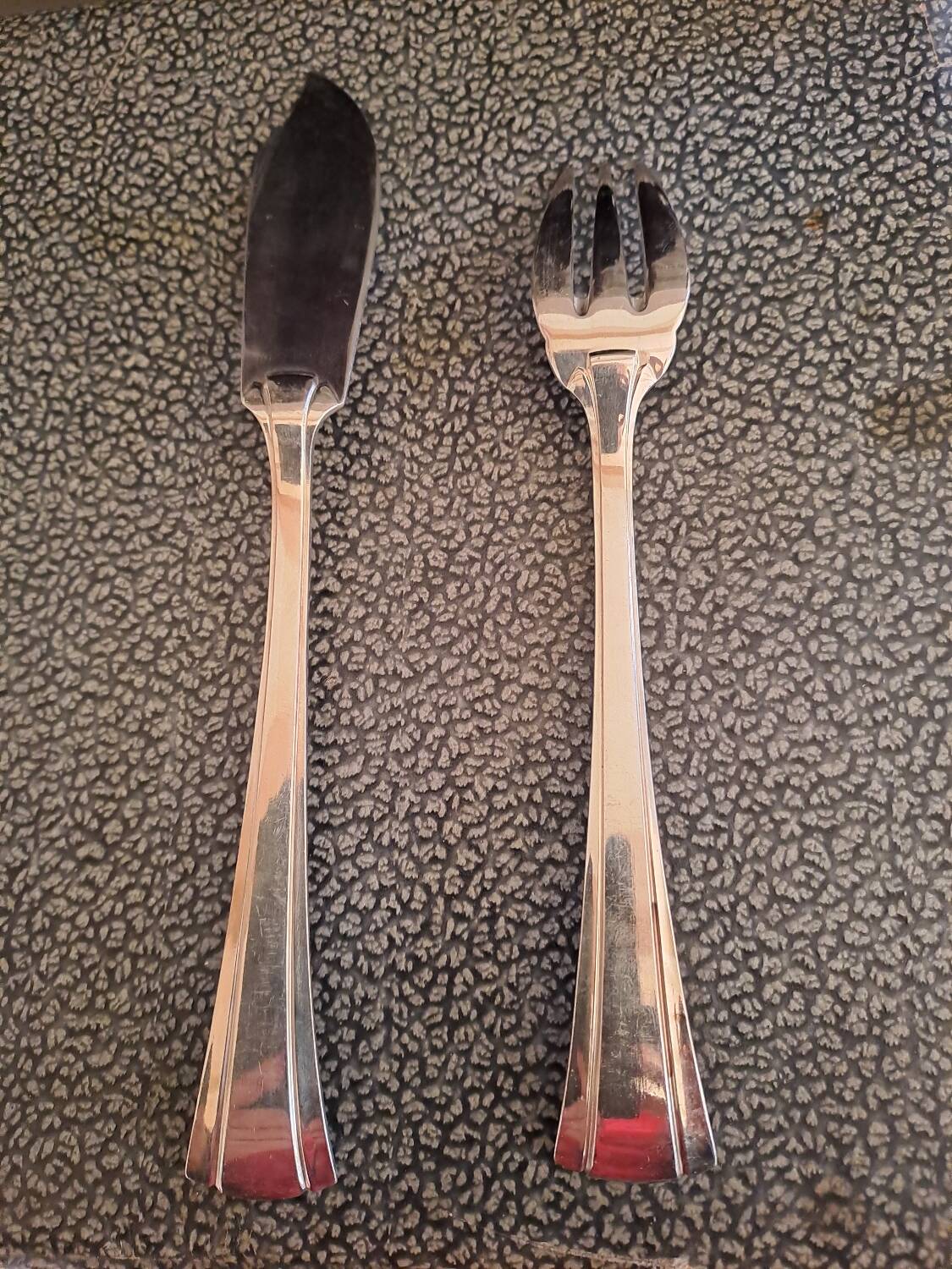 Silver metal fish service