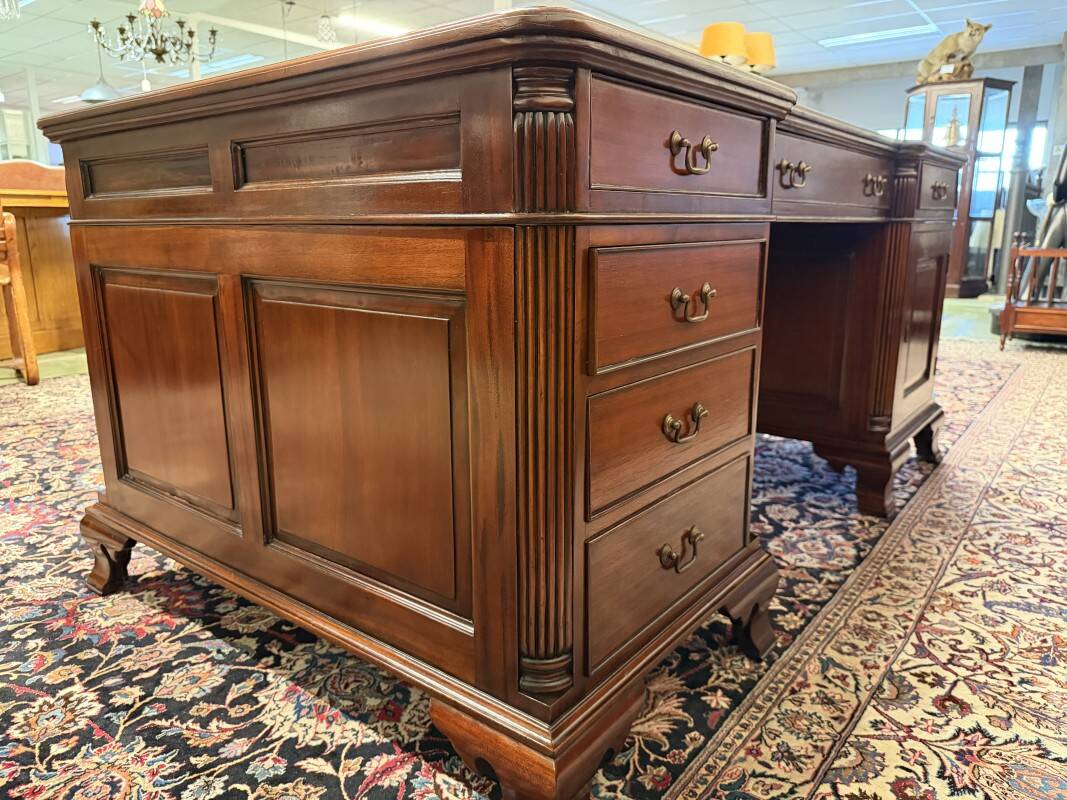 English Chesterfield desk with green leather