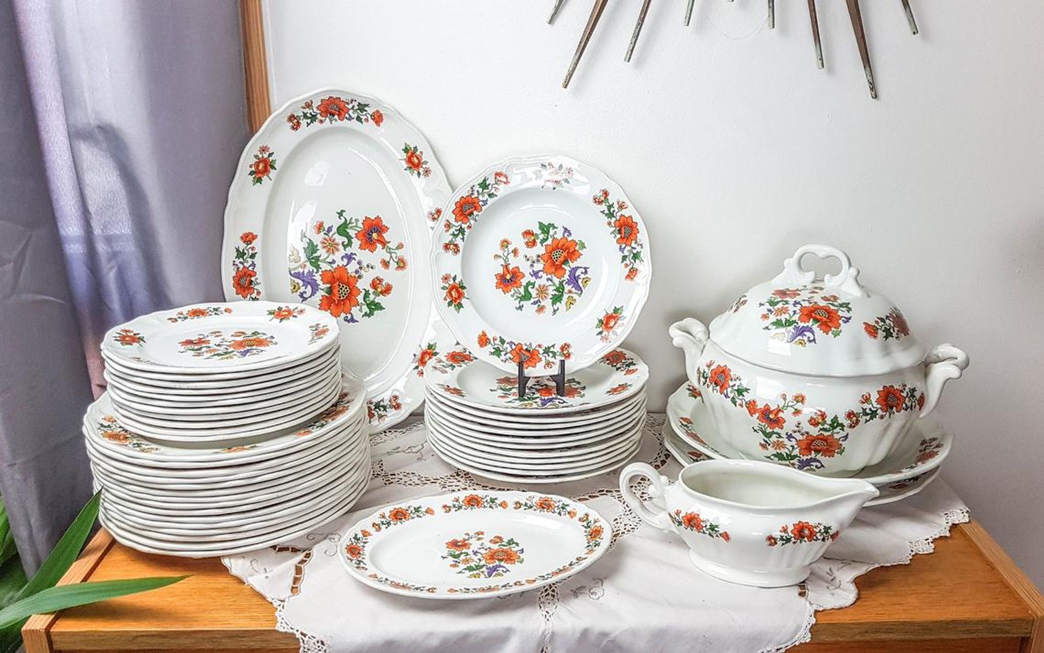Set of 3 vintage earthenware flat plates "Moulins des Loups" Orchies model from the 1960s