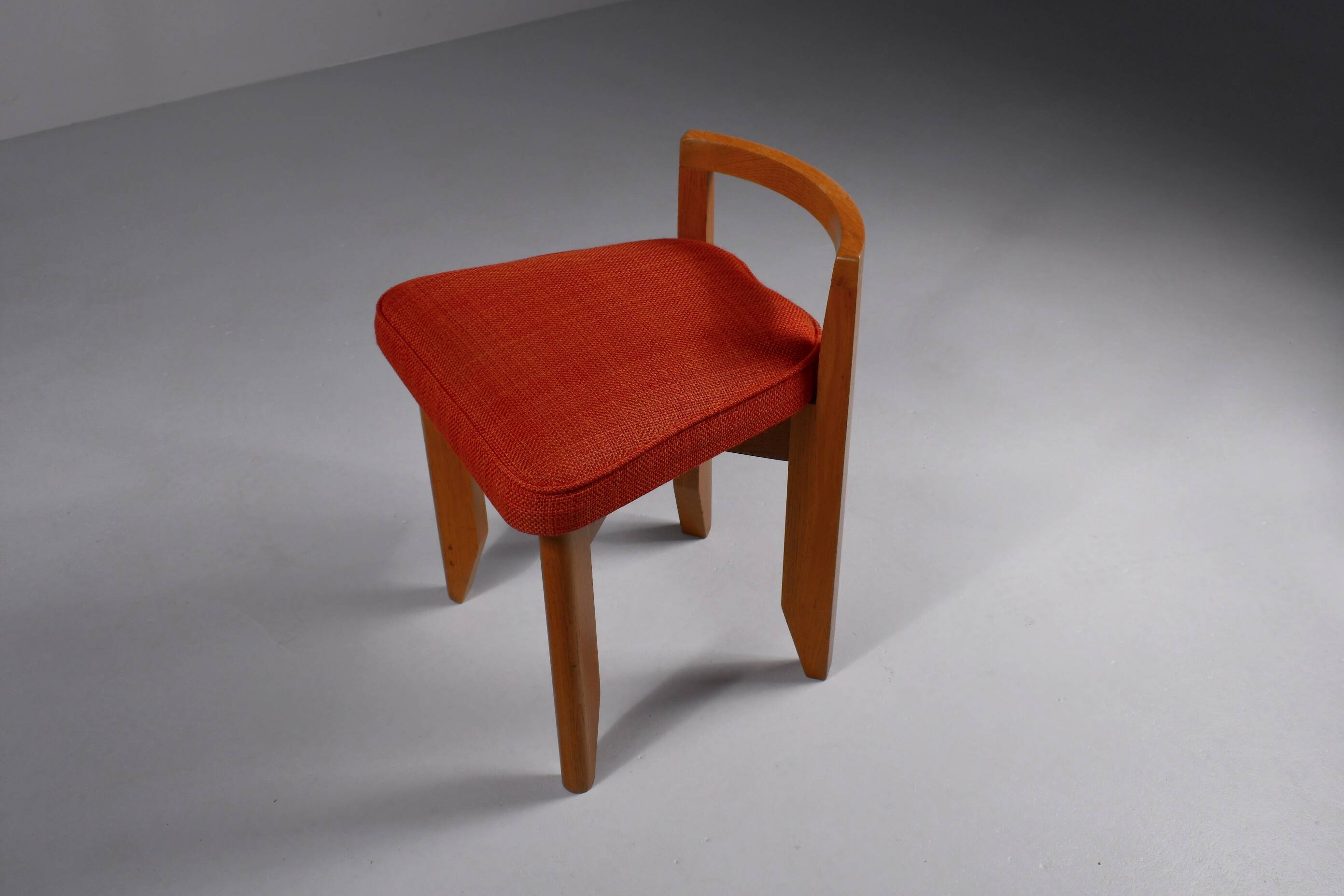 Chaise Boudoir "Rubercrin" de Guillerme et Chambron pour Votre Maison. années 1950