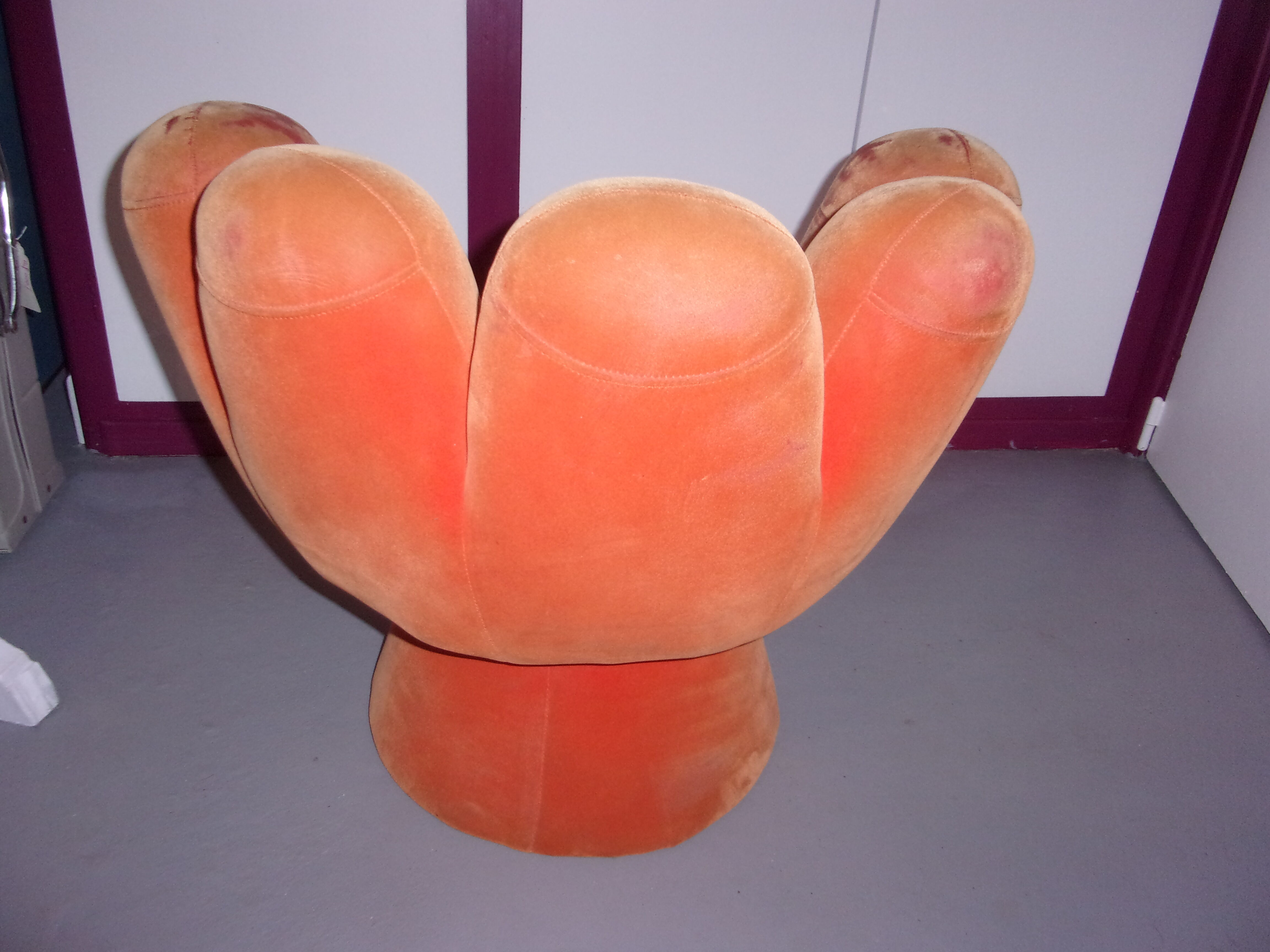 Armchair child vintage hand-shaped