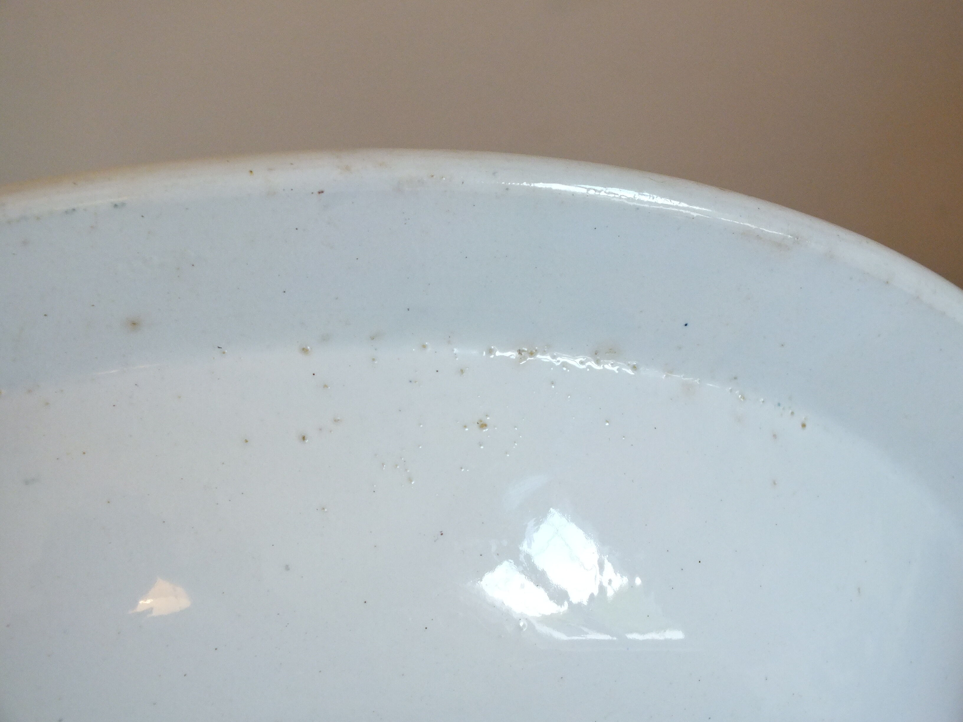 Hollow dish in Iron St Amand Pompadour