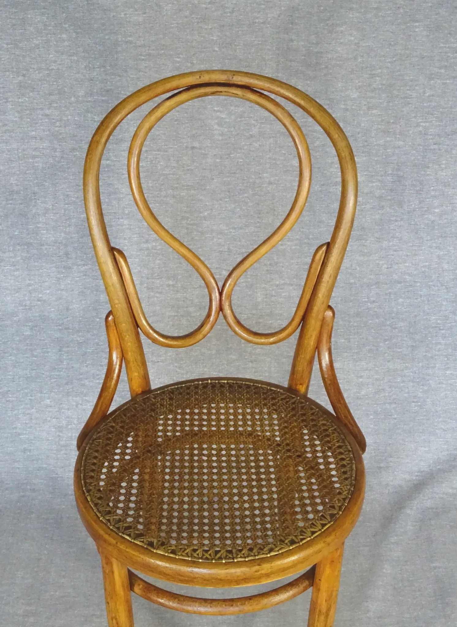 Fischel N°20 bistro chair known as OMEGA circa 1900, not Thonet.