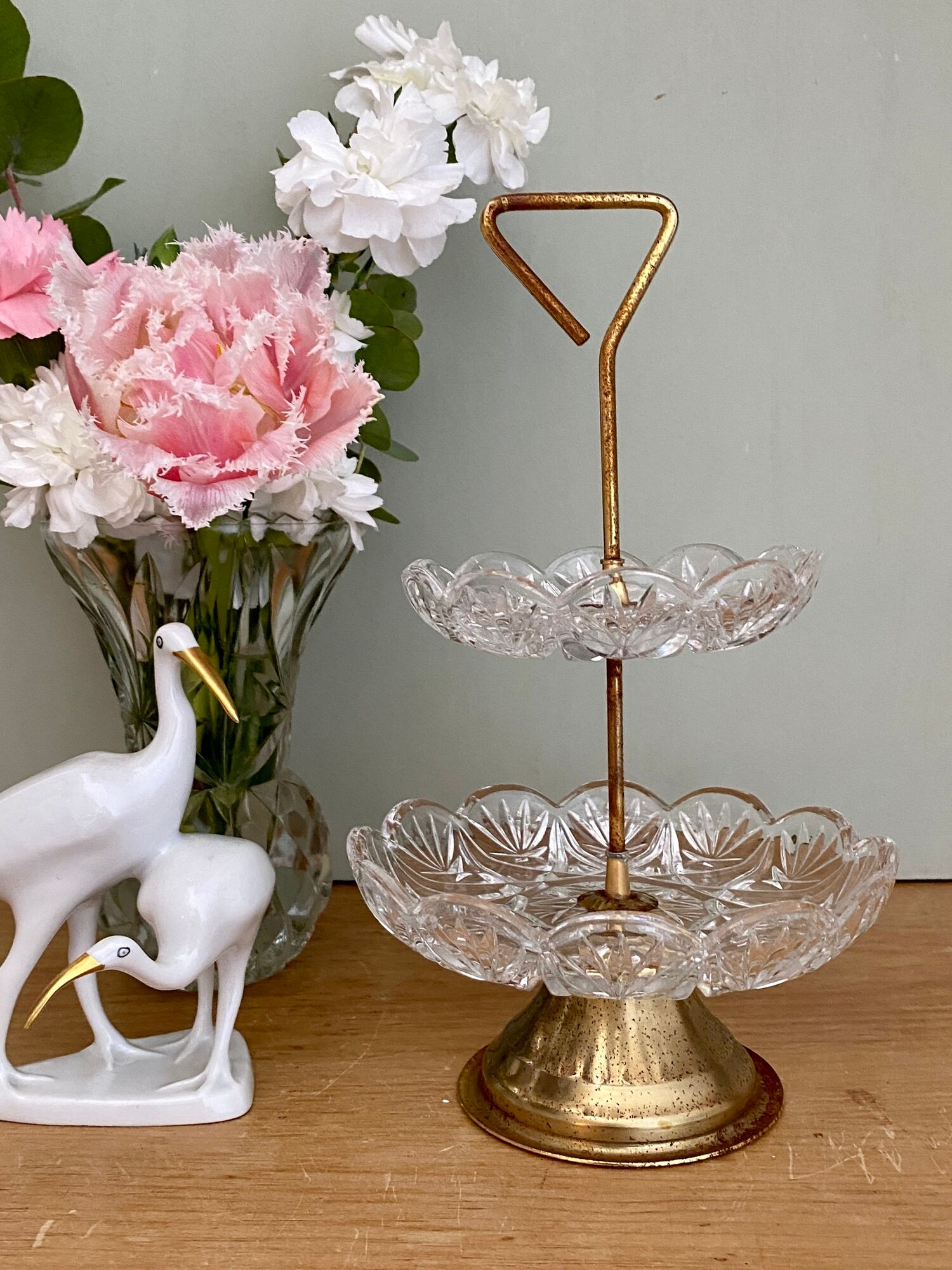 Porte bijoux ou serviteur vintage en verre ciselé et laiton