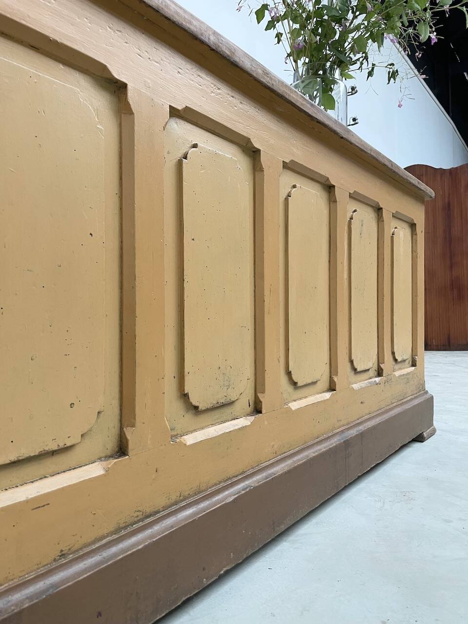 Yellow patina commercial counter from the 50s