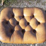 Paire de fauteuils cuir de style chesterfield