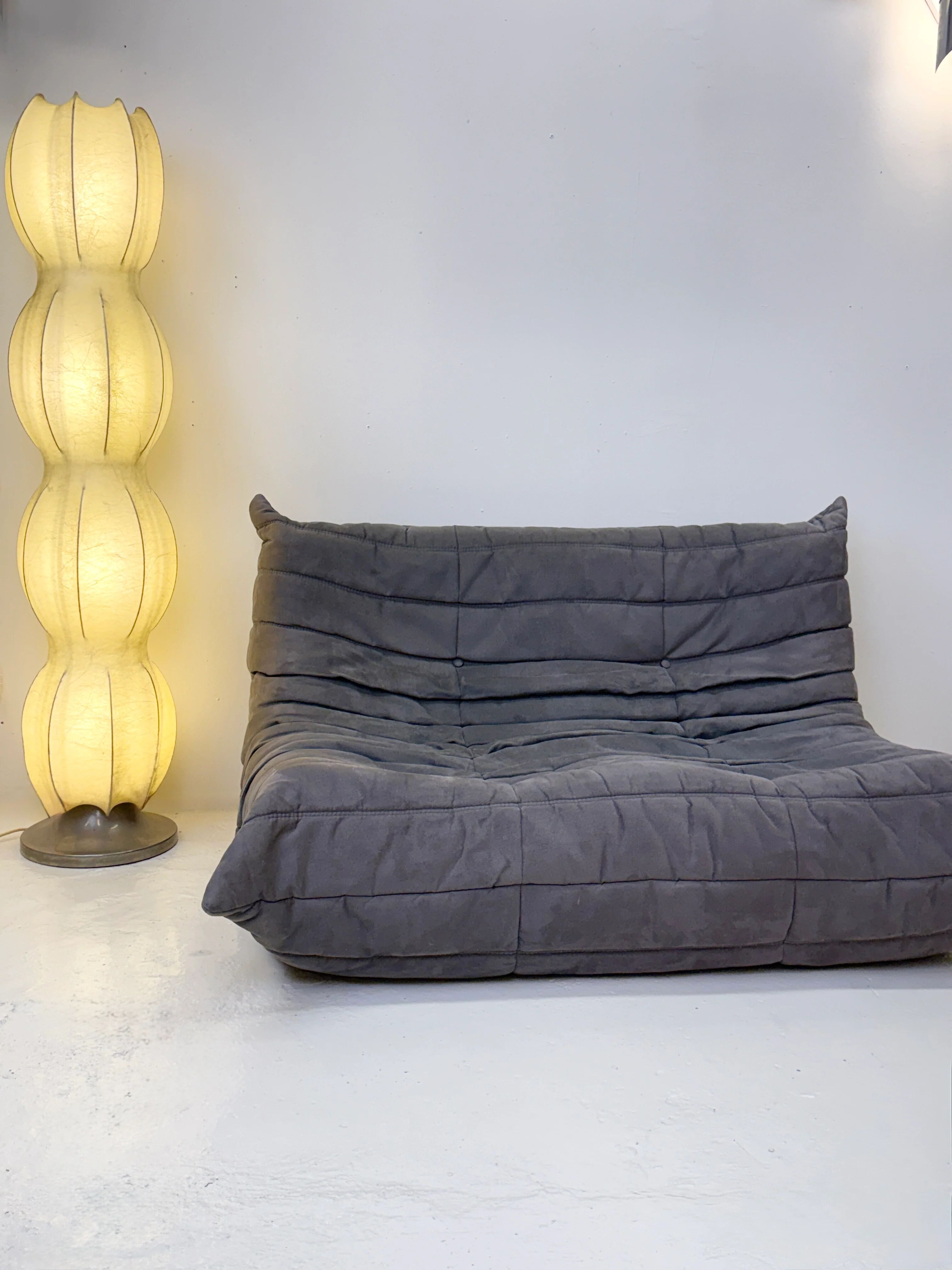 Togo 2-seater sofa "Ligne Roset", mouse grey
