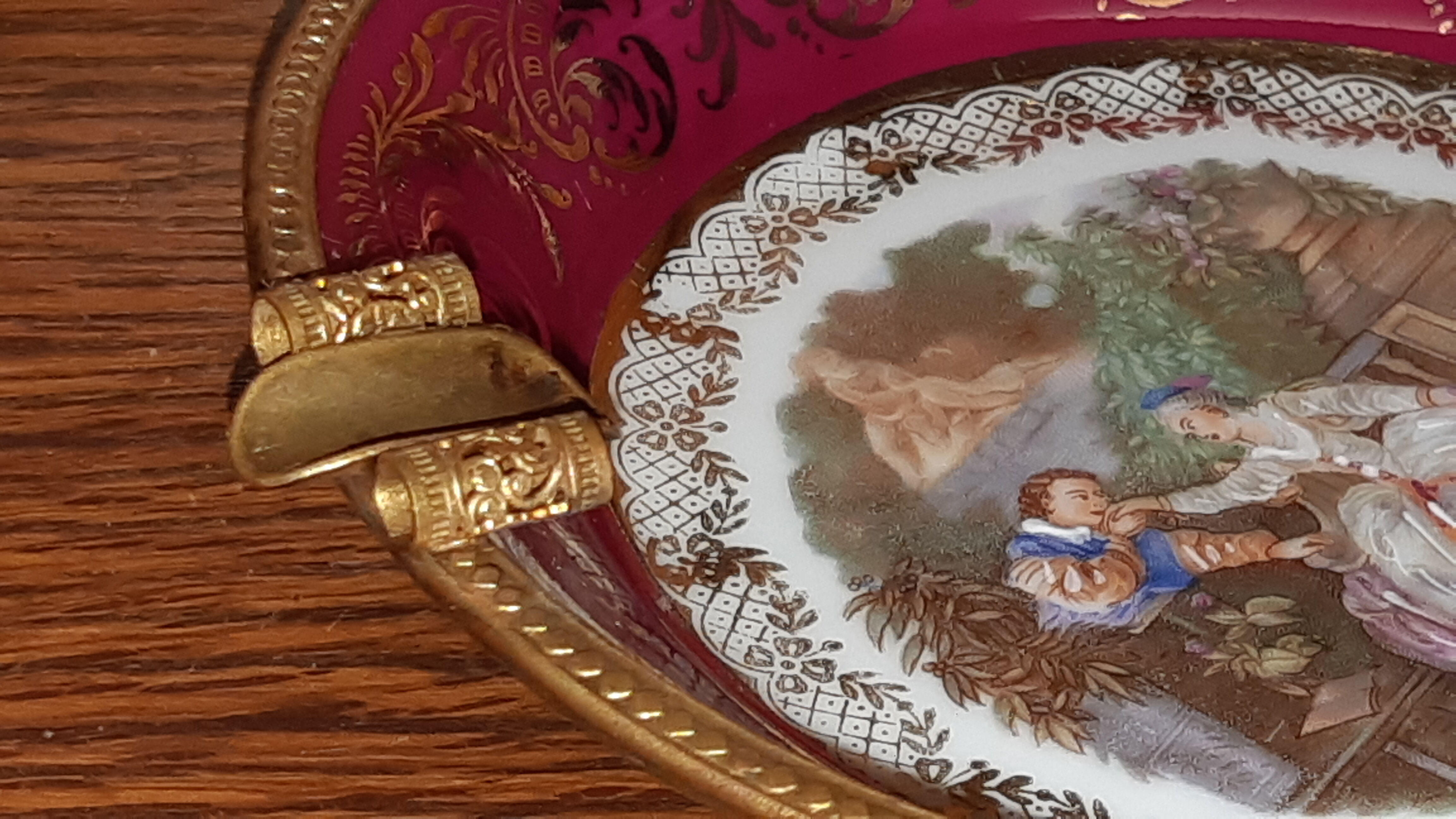 Antique ashtray in Limoges art porcelain and bronze frame