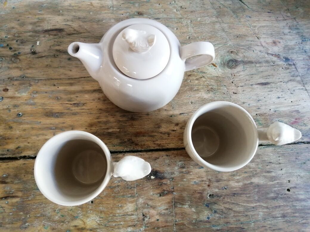 Tea service teapot cups porcelain beige bird décor