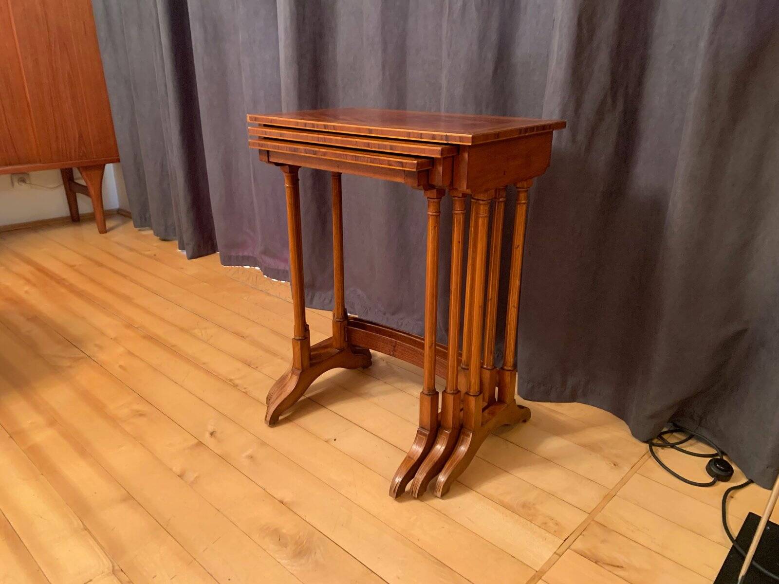Tables édouardiennes du 20e siècle, années 1890, ensemble de 3