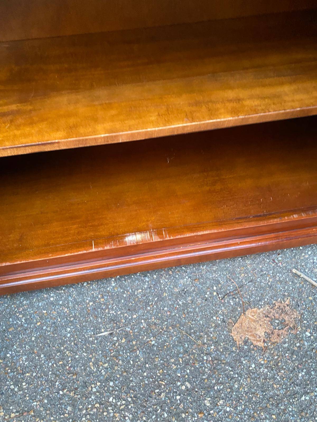 Buffet en bois 2 portes style Louis Philippe, 20ème s.