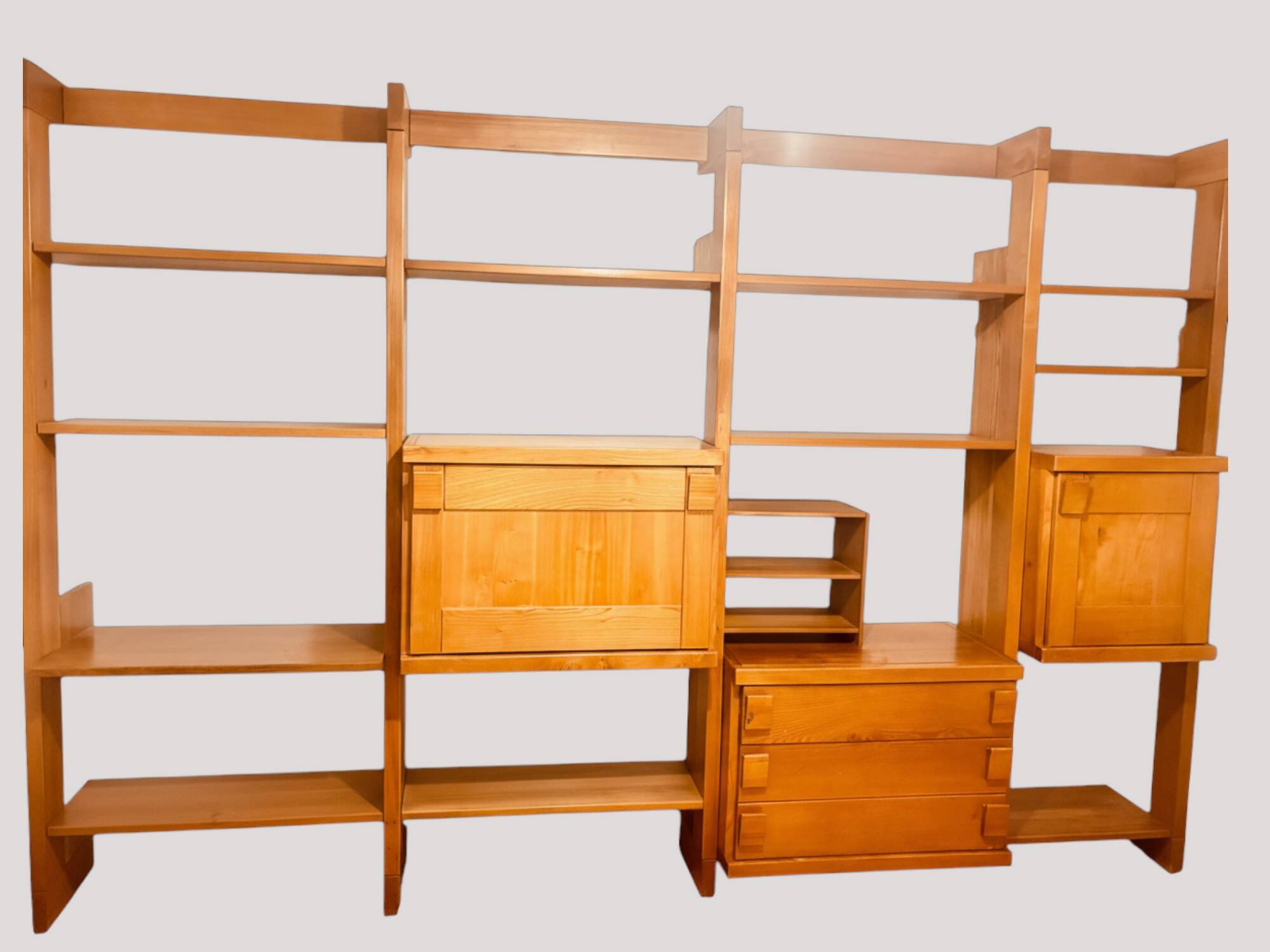 Bocage library stamped with the Regain house logo