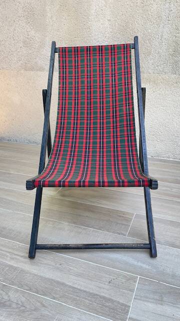 Vintage folding deck chair