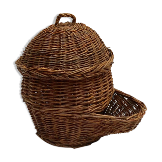 Wicker and rattan basket dispenser with lid