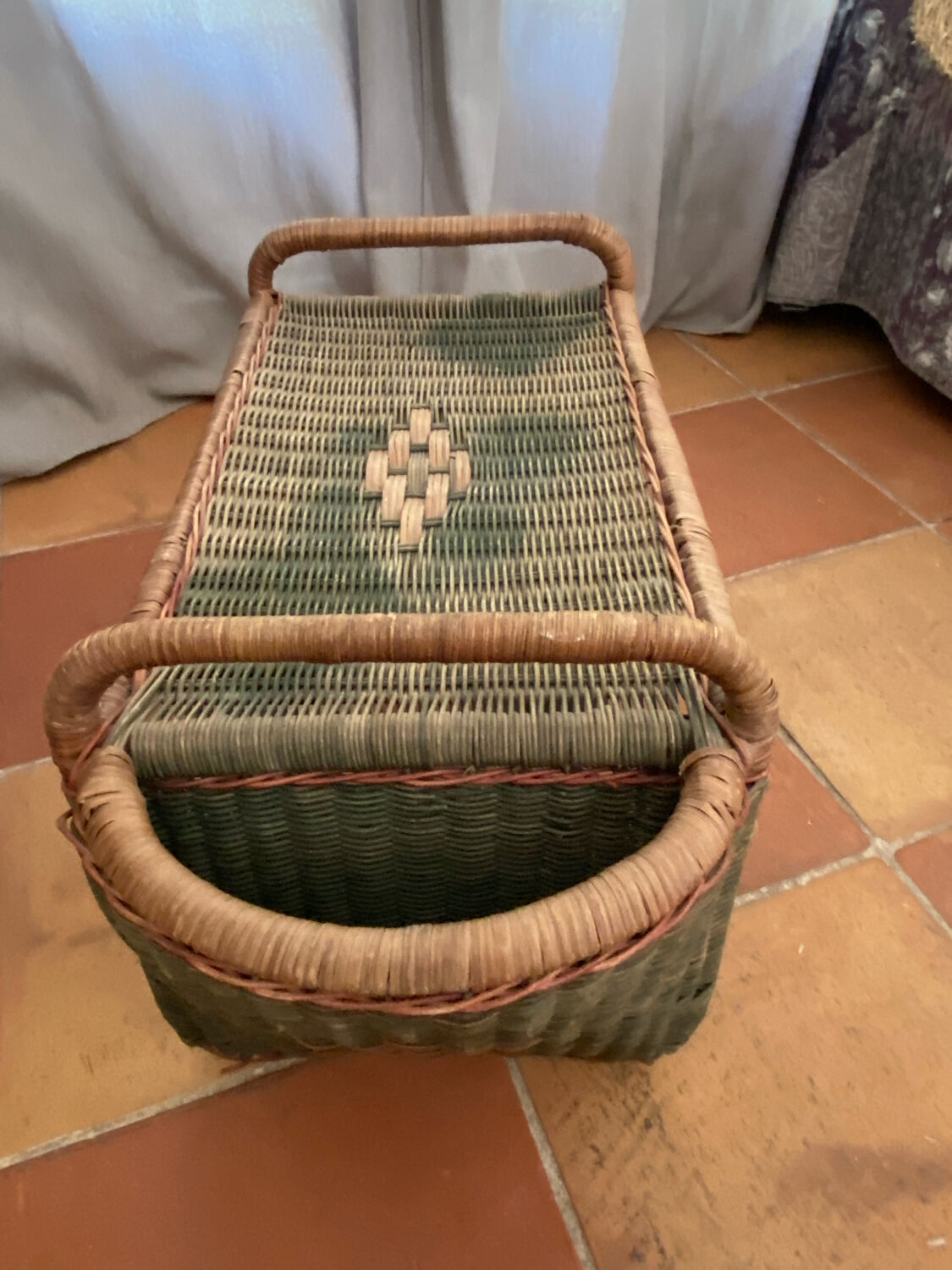 Wicker and rattan bed tray