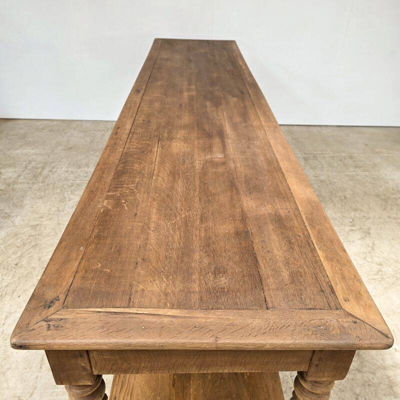 Large 19th-century oak draper's table with 6 legs.