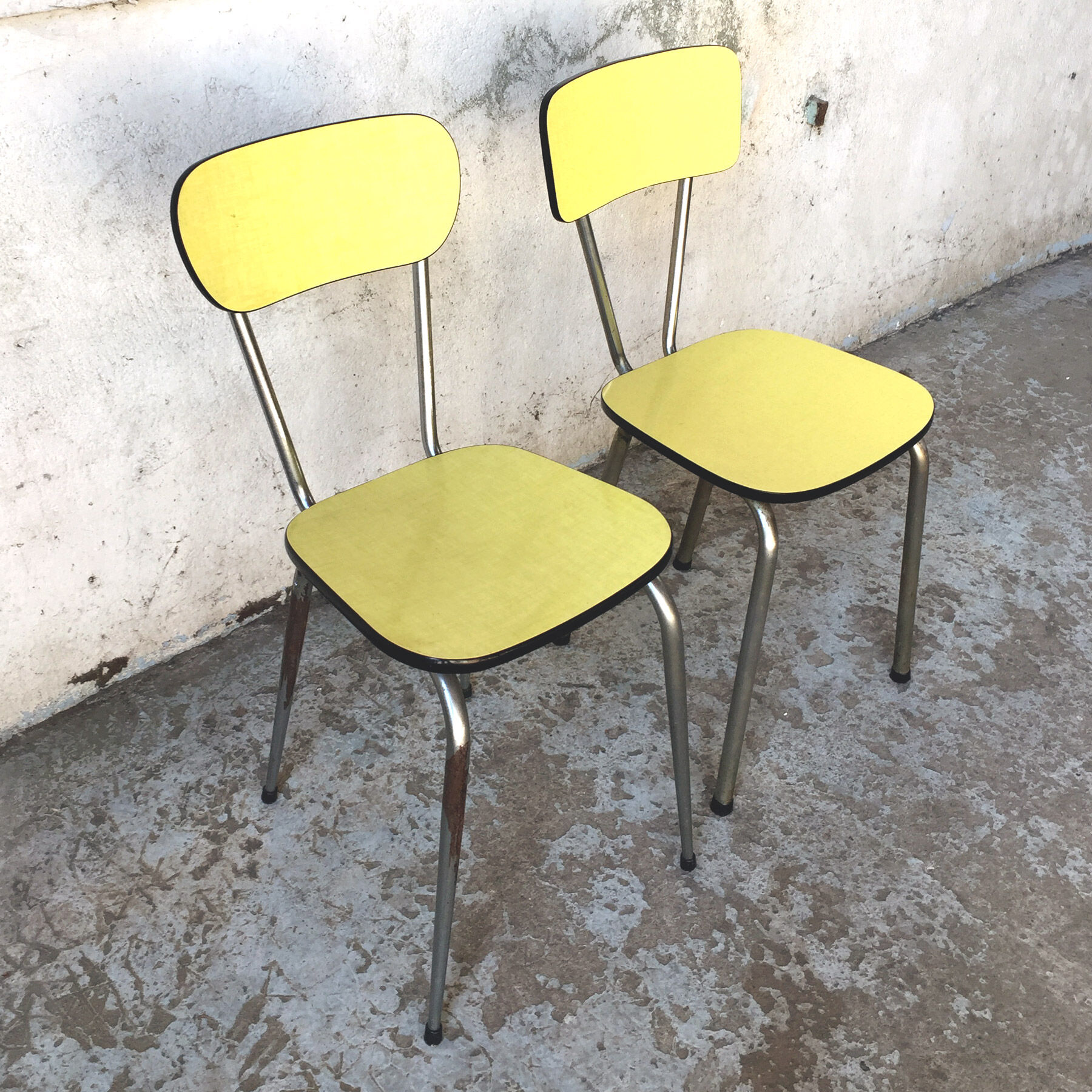 Set of 2 yellow formica chairs