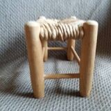 Banc paillé mobilier de poupée