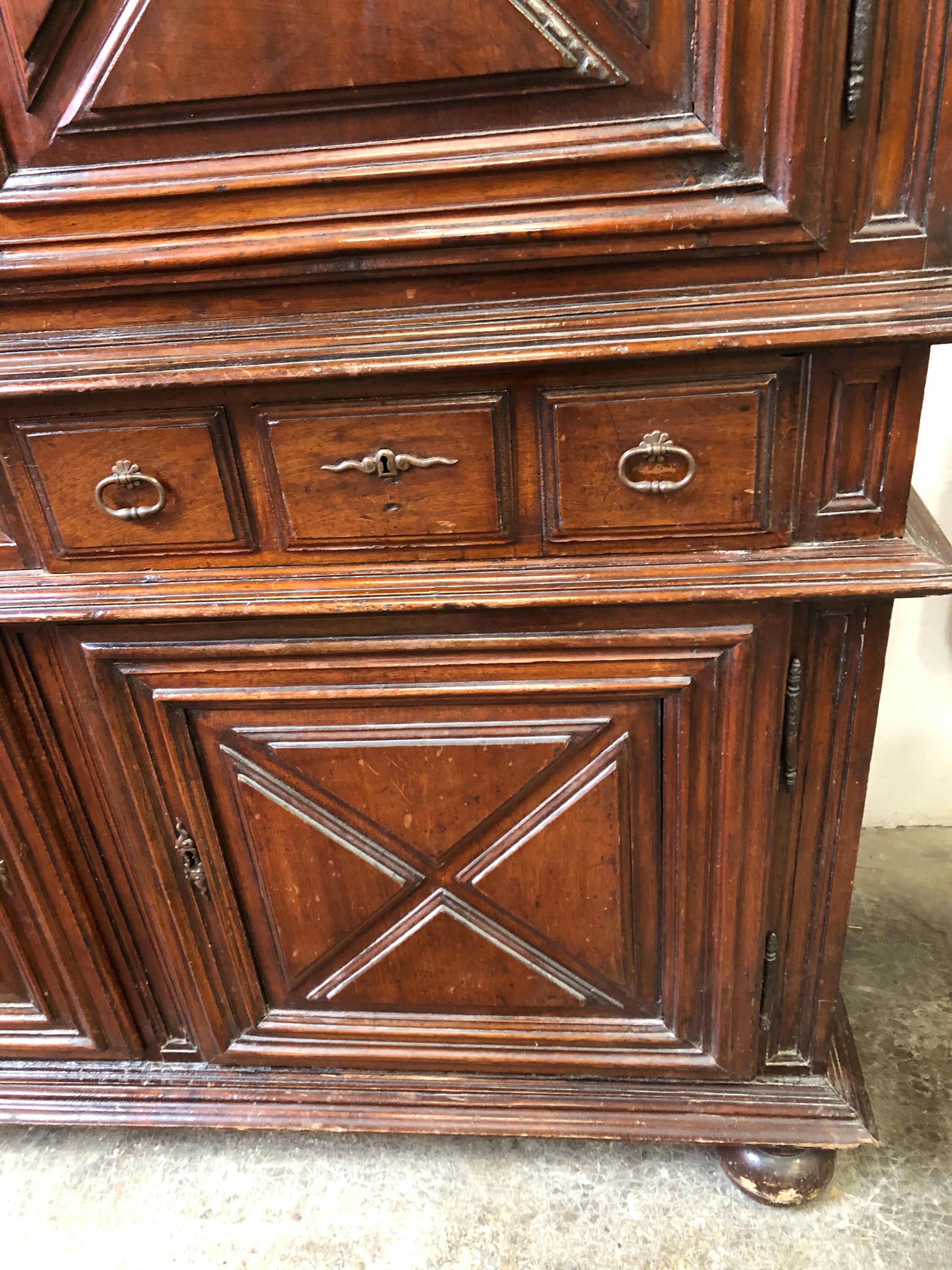 Buffet  2 corps ancien 17/18 éme siècle