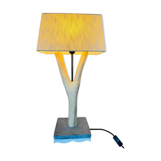 Lampe artisanale en bois flottant