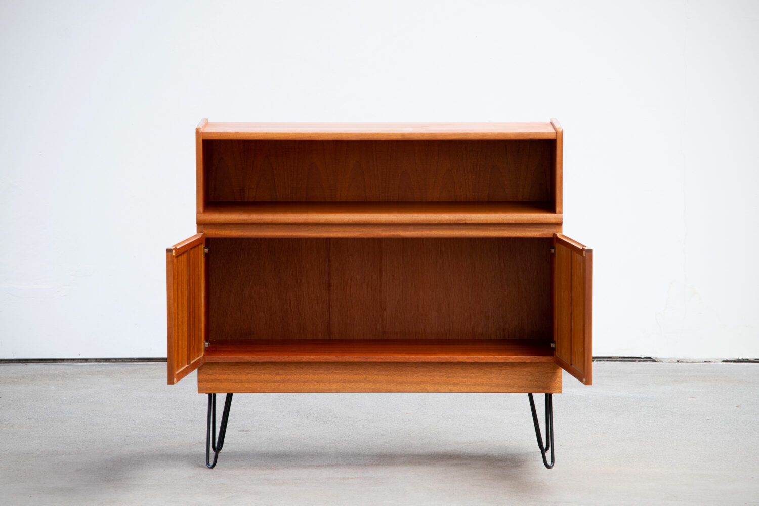 Vintage Scandinavian enfilade 1960