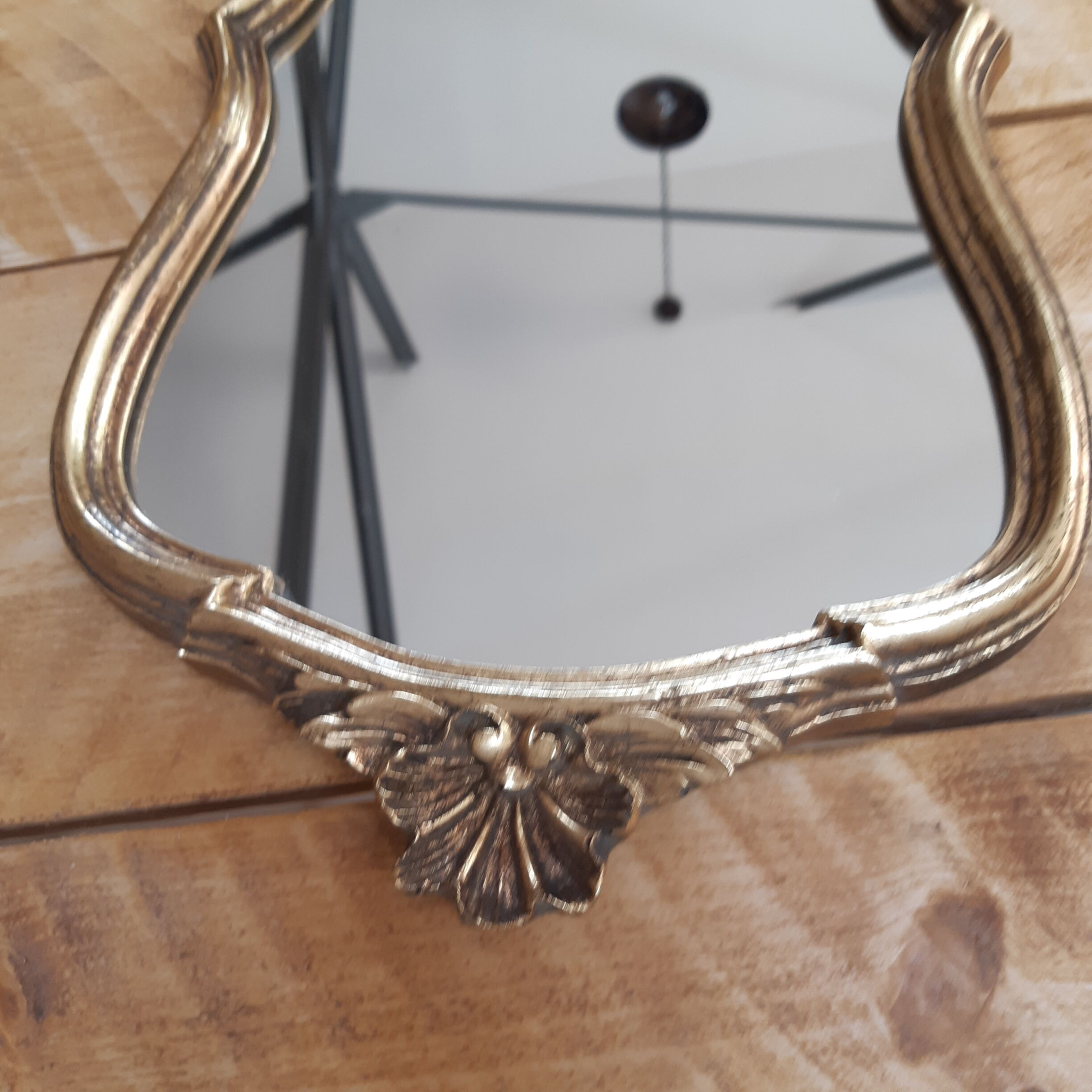 Golden mirror 29x37cm