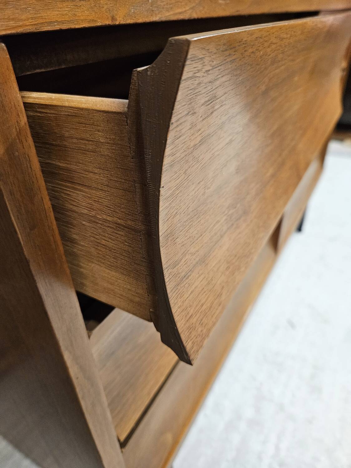 Johnson Carper 1950 Dresser