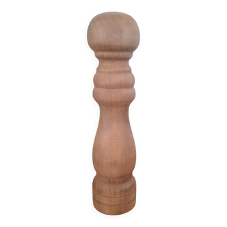Wooden salt shaker