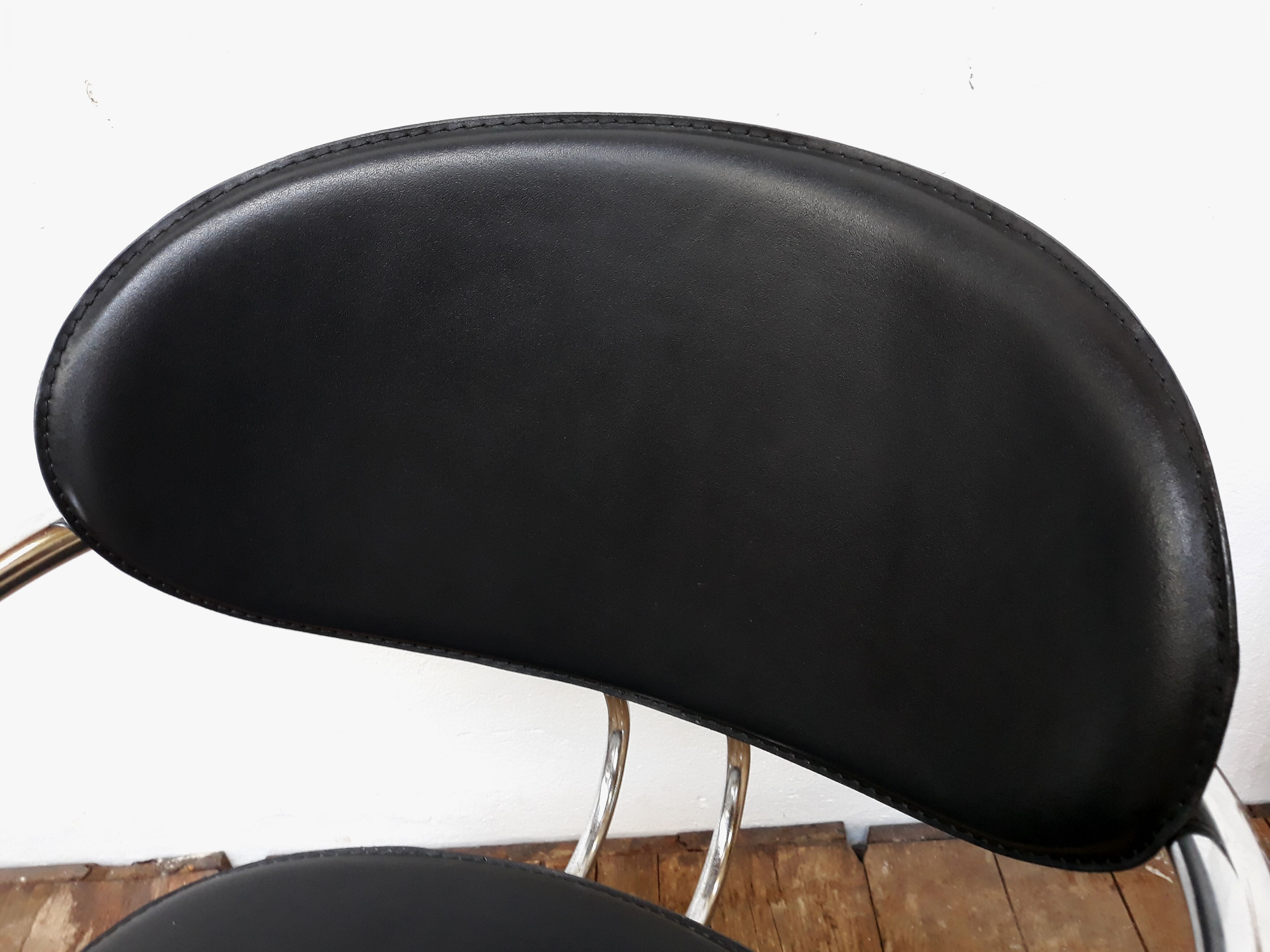 2 armchairs vintage chromed metal and Italian design leather