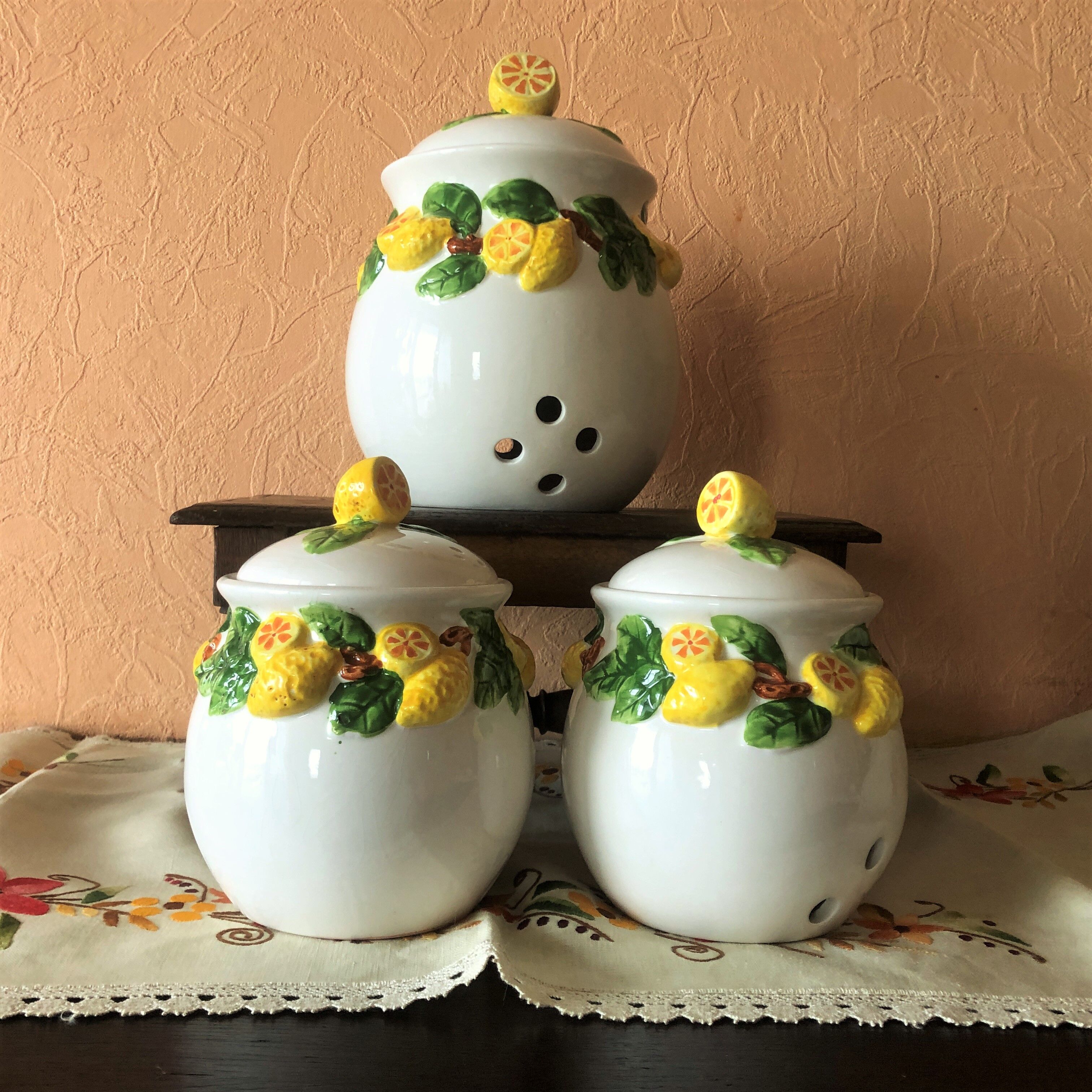 3 jars preservatives condiments onions garlic shallot decoration slurry Lemon