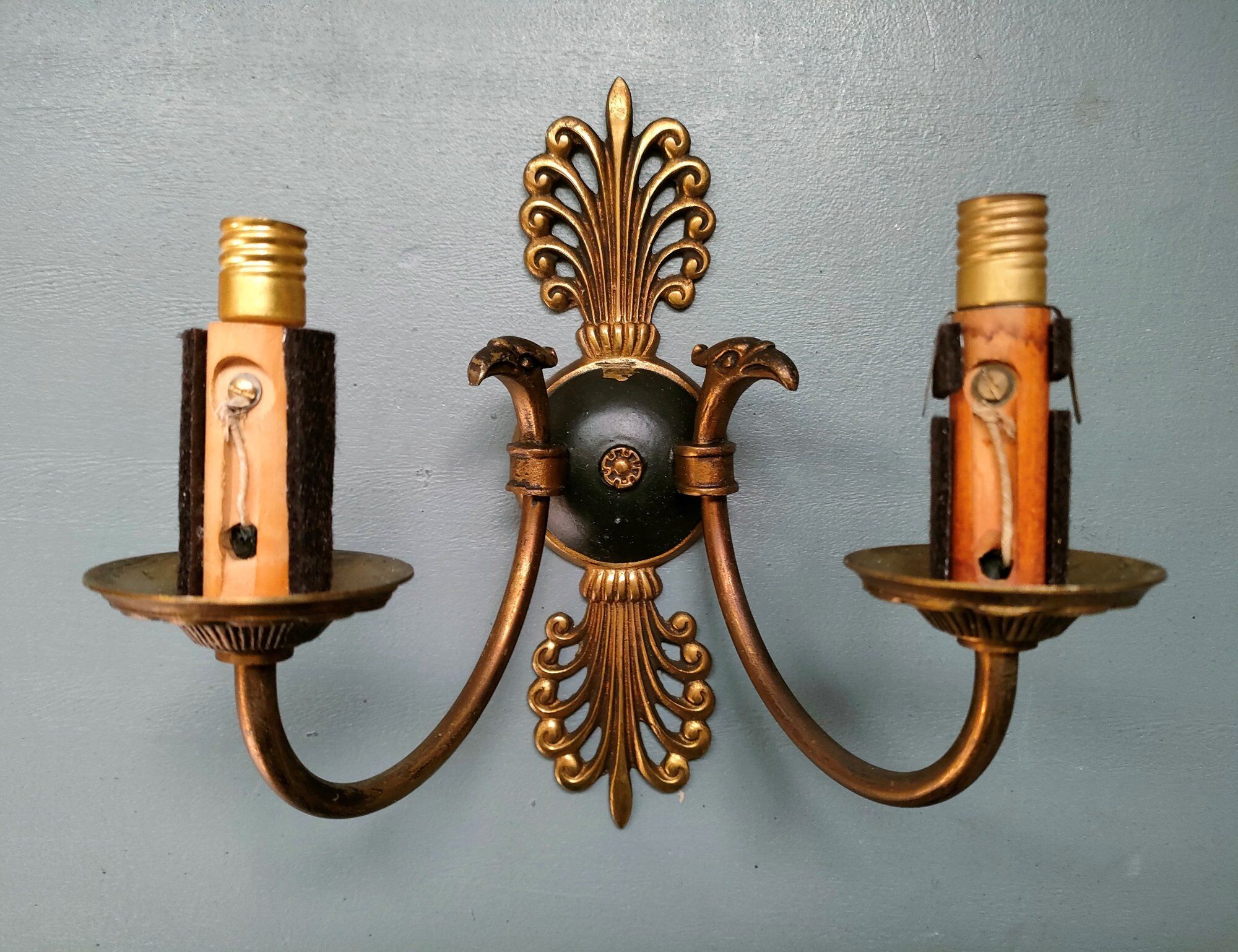 Pair of Empire eagle's head sconces in Palmettes 1900/1920