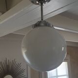 Opaline globe suspension