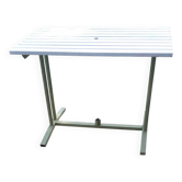 Ancienne table de jardin  à lattes en fer