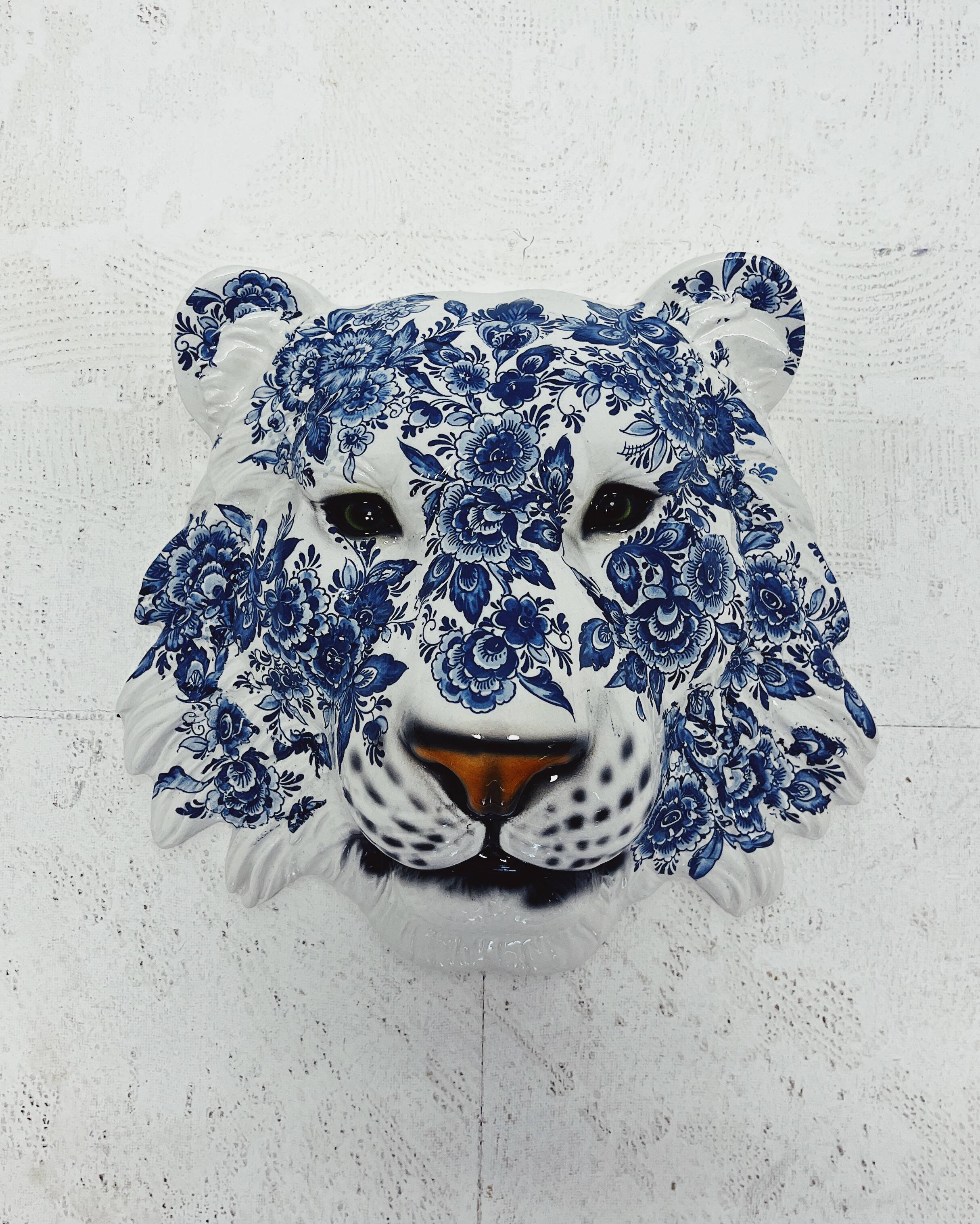 Masque de tigre en céramique bleu de Delft
