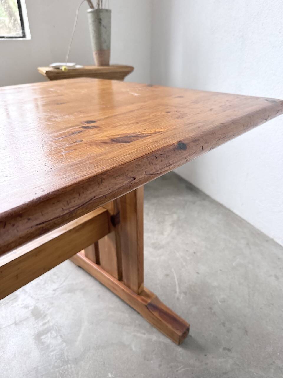 Mountain furniture table made of solid pine