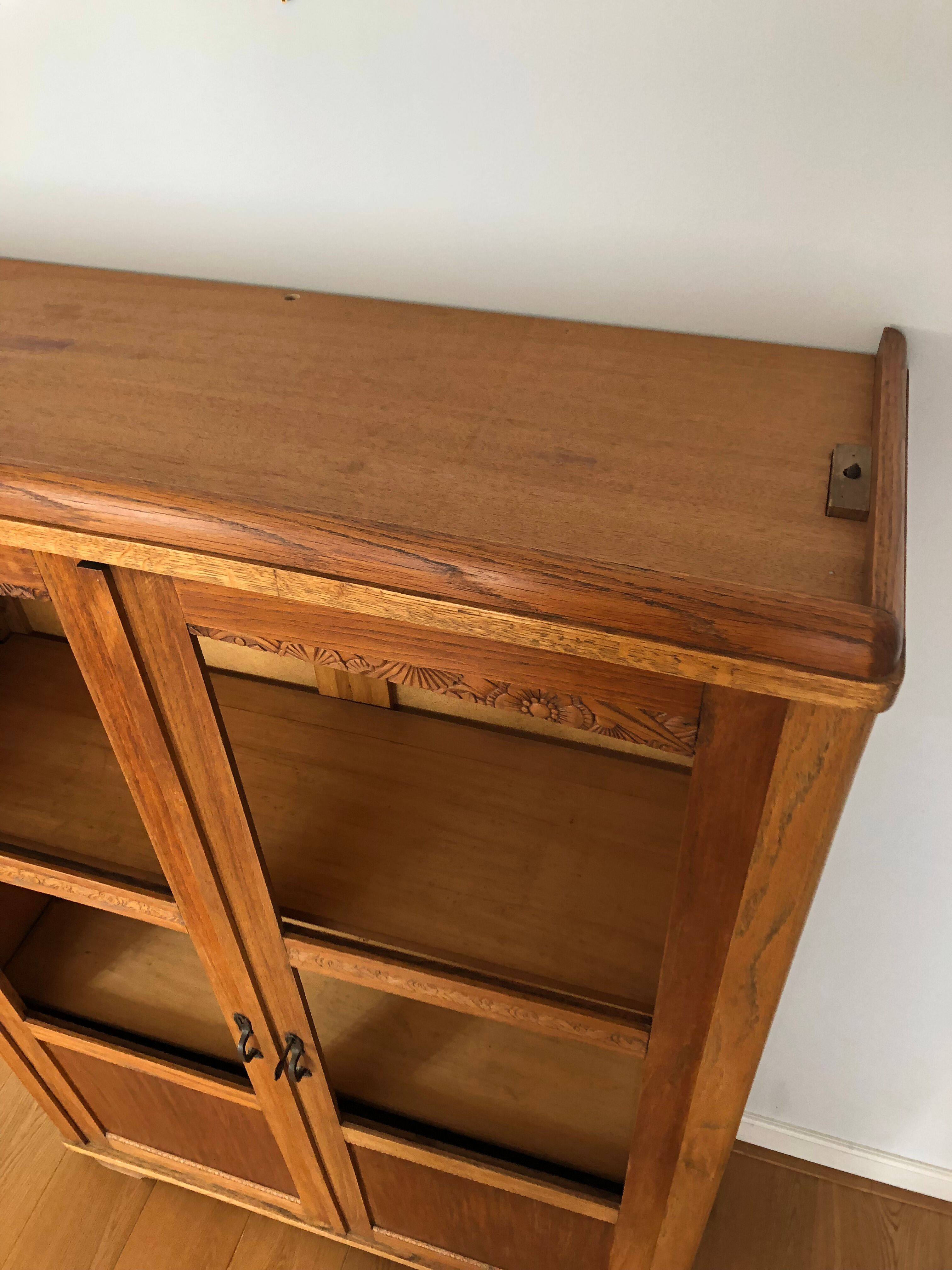 Glass cabinet