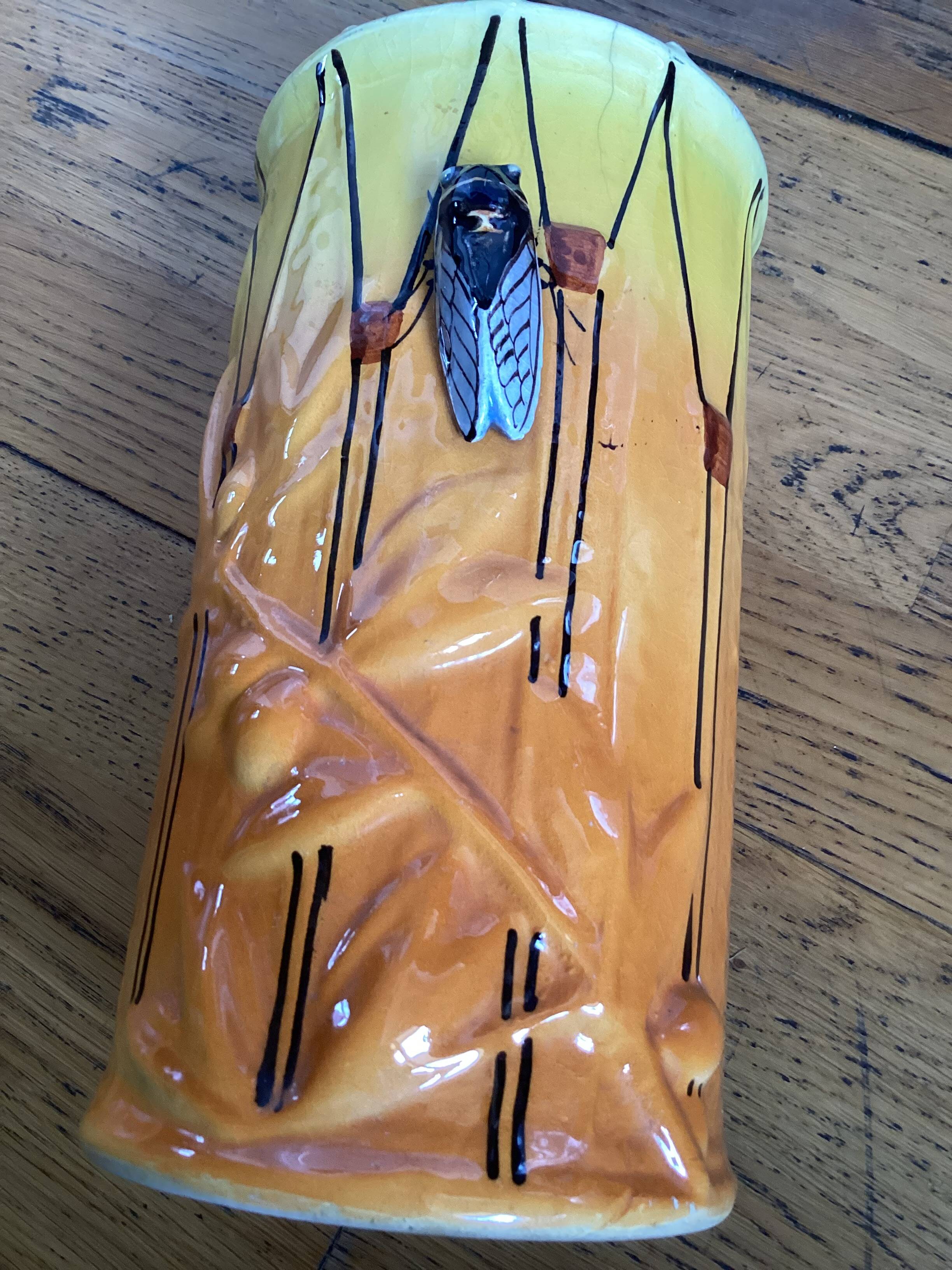 Vase Vallauris signed with cicada dimensions: height - 21.5 cm - diameter - 12 cm.