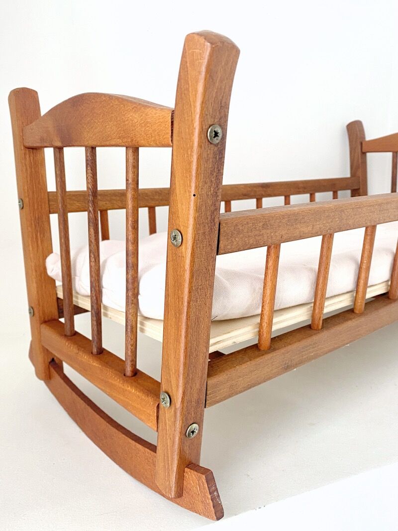 Dejou rocking doll bed