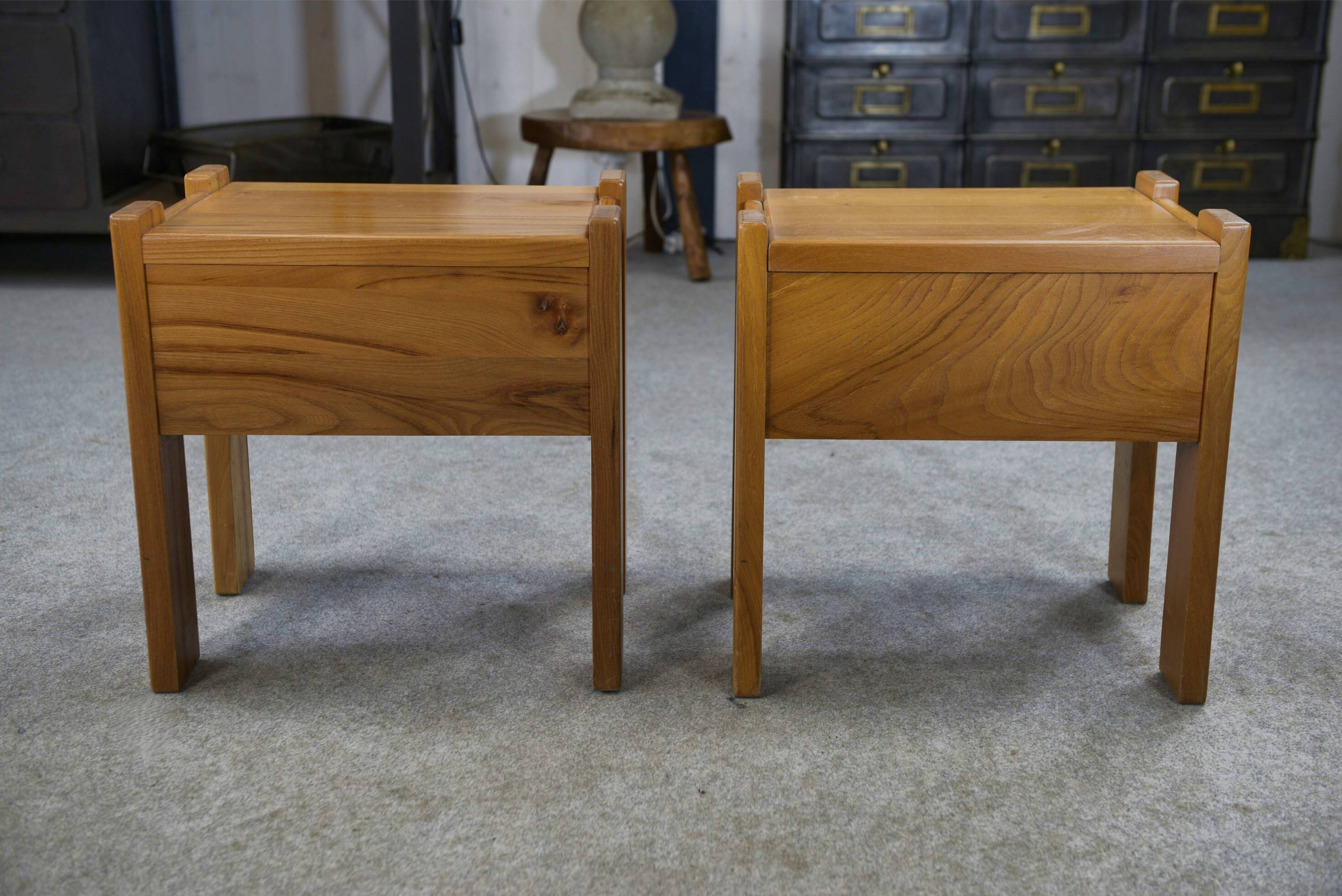 Paire de chevets en orme pour maison regain 1970's