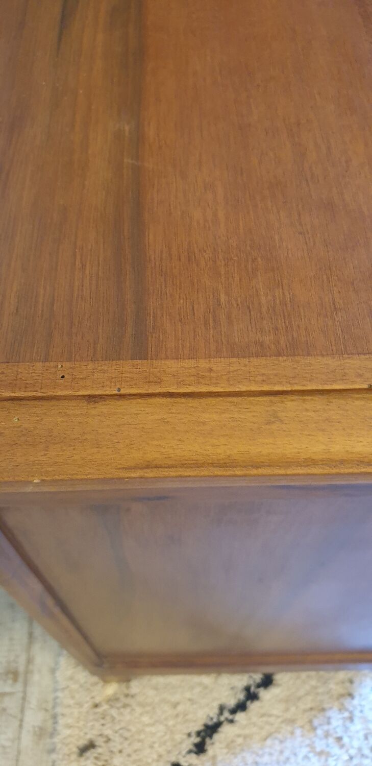 Commode en noyer massif