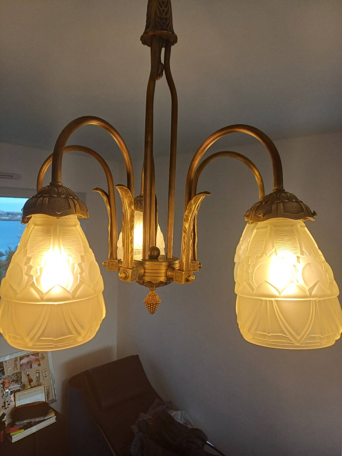 Art deco bronze chandelier with 5 tulips.