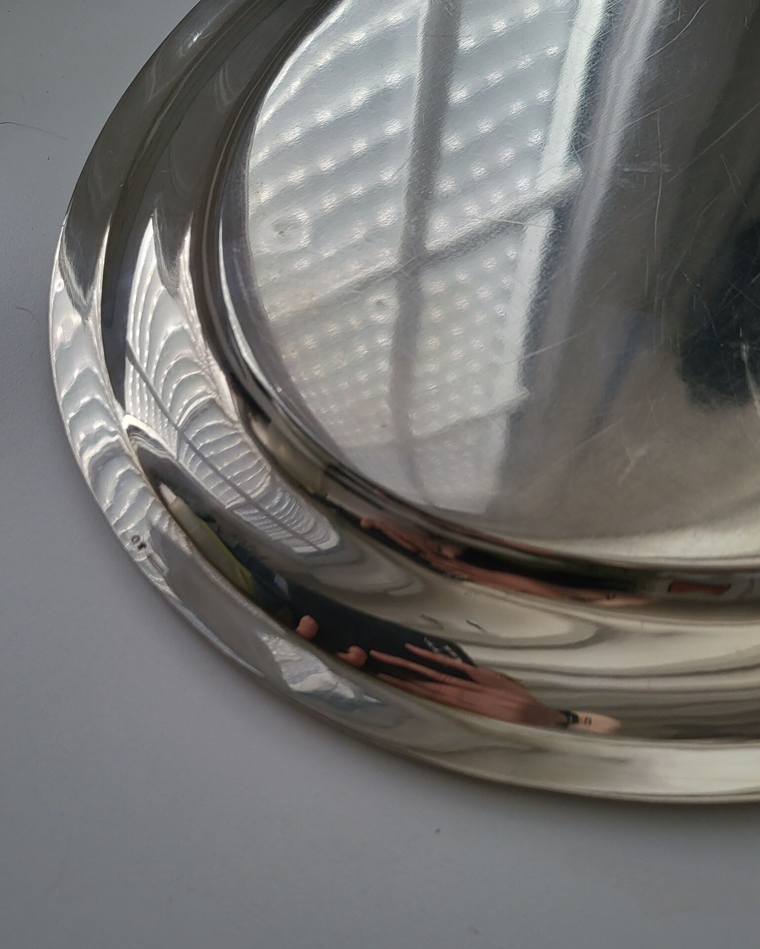 Large oval serving platter in silver-plated metal by Ravinet d'Enfert.
