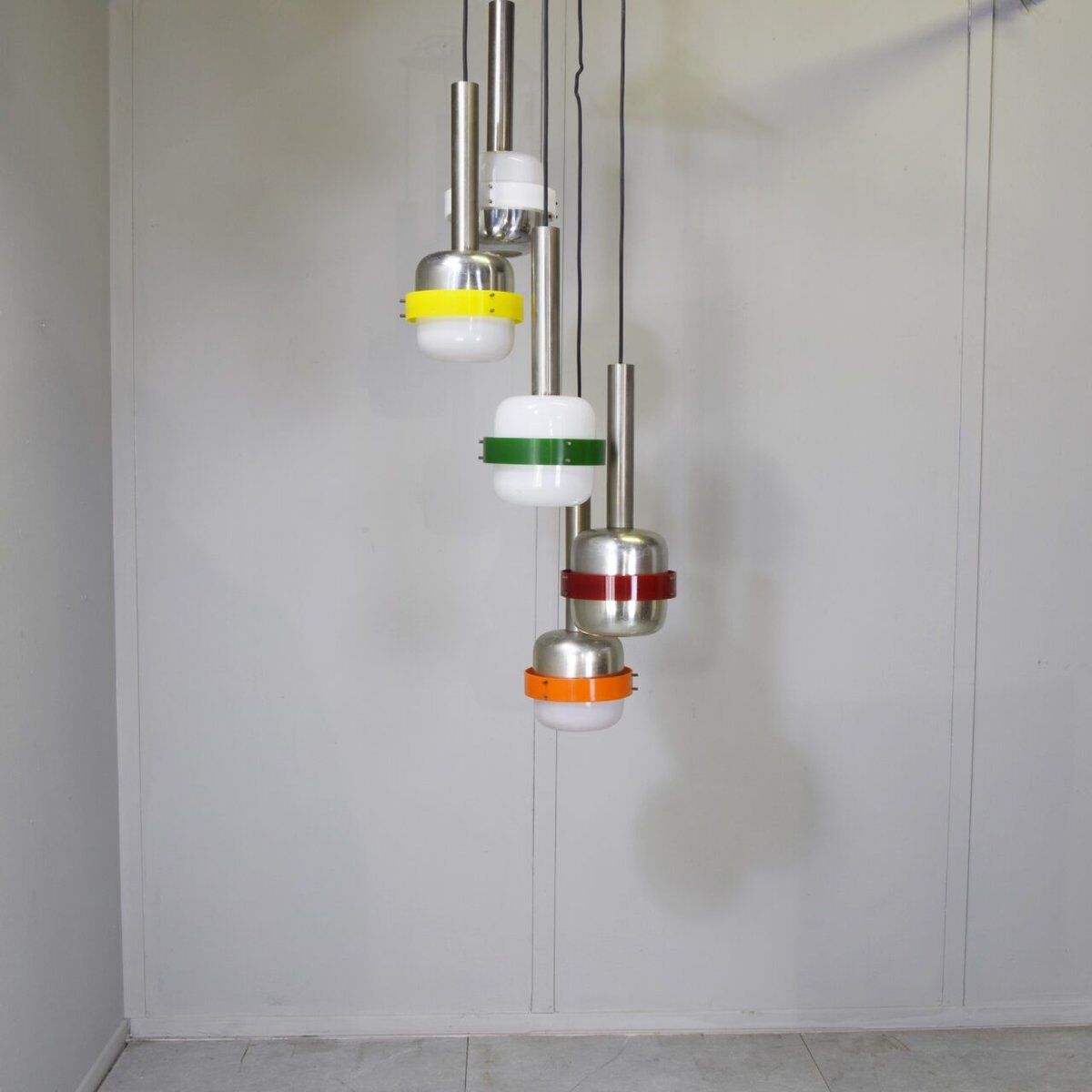 Suspended lamps in white and coloured plastic by Stilnovo, 1960s, set of 5.