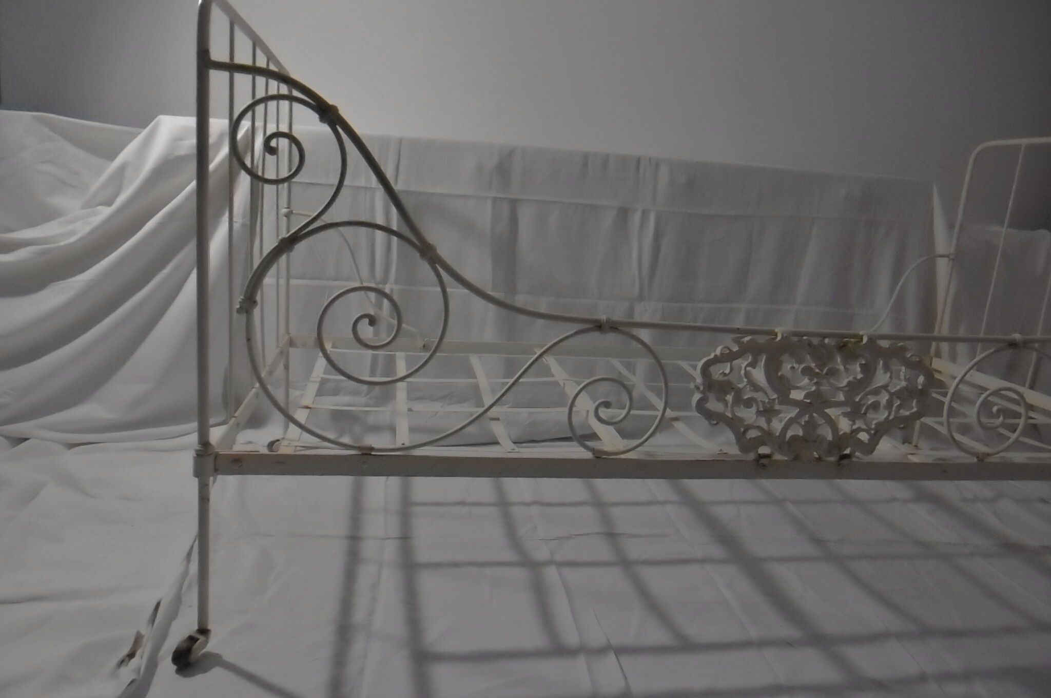 Forged iron bed