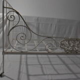 Forged iron bed