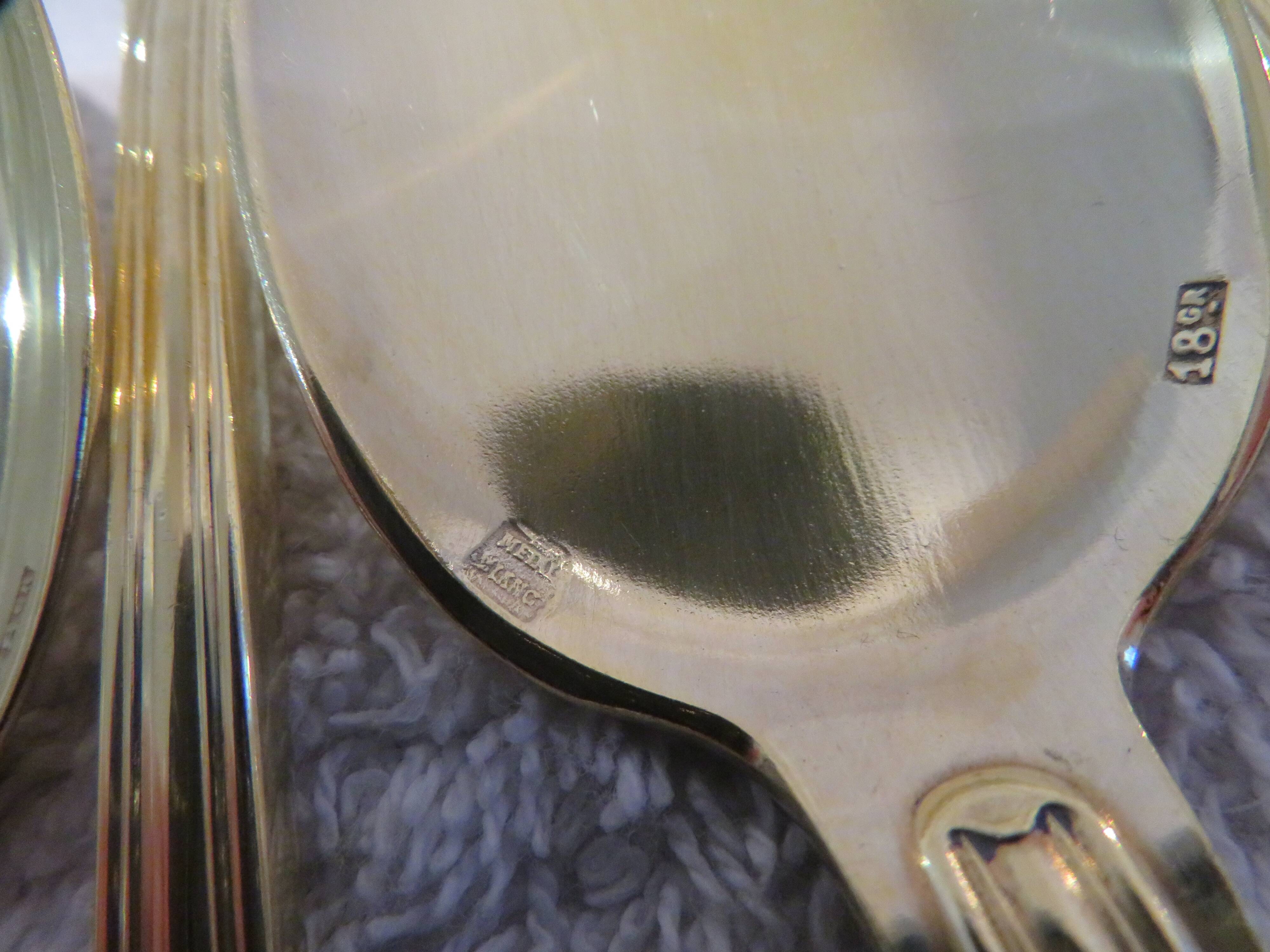 12 gold metal ice cream scoops with net decoration 14.6cm