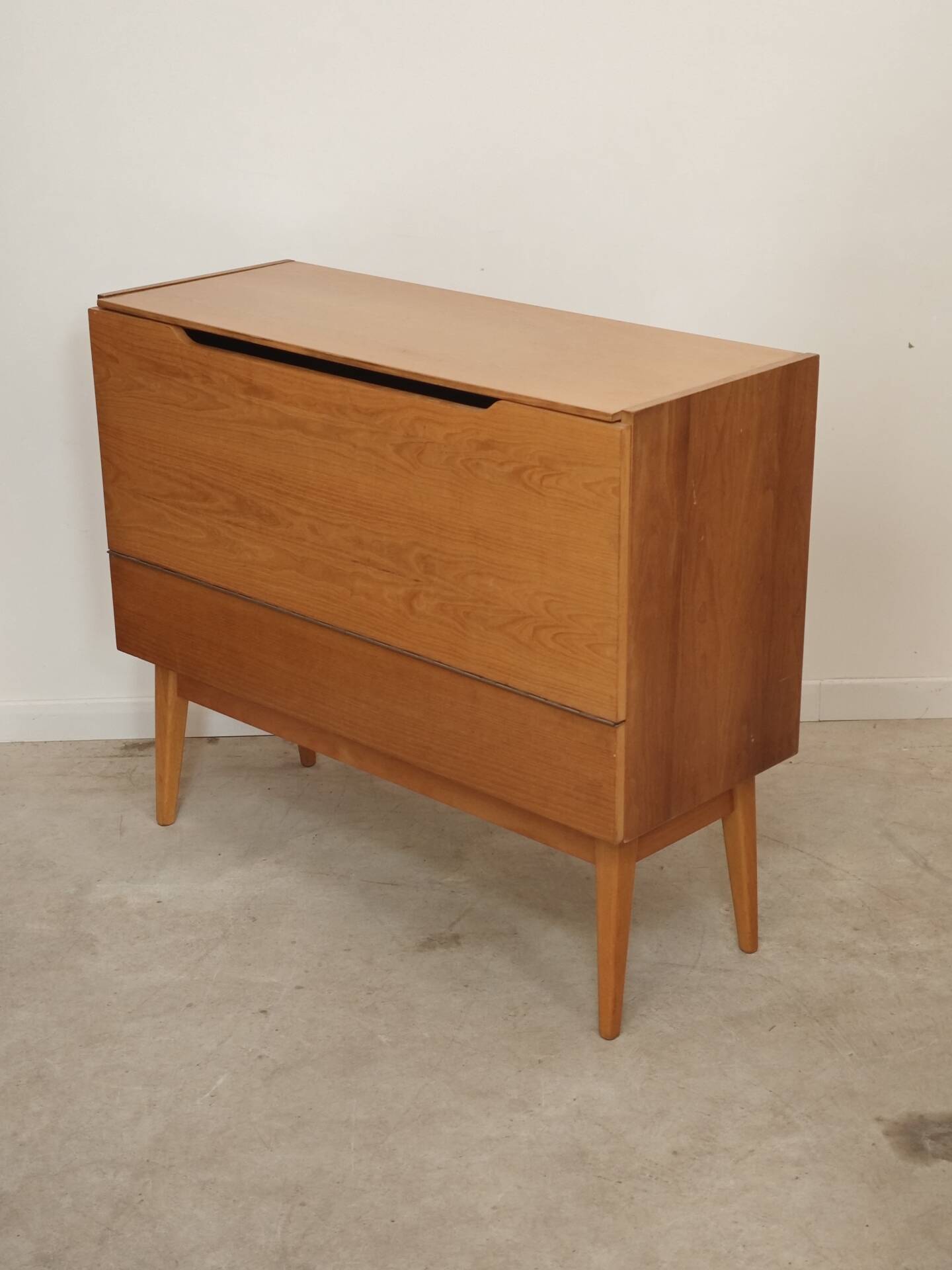 Storage chest with cover / mini bar by Landsman / Nepozitek 1960