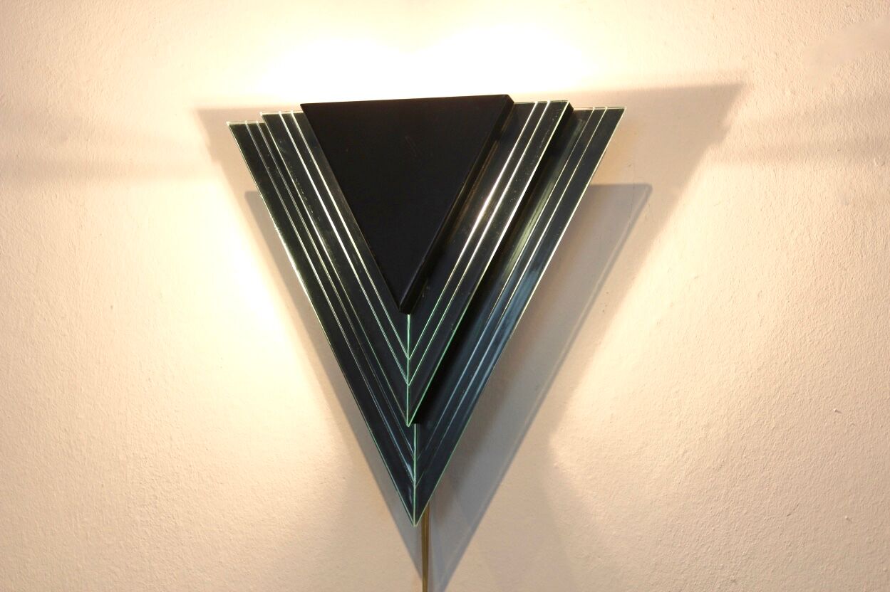 Appliques triangulaires hollandais modernes de mur de verre et d’acier